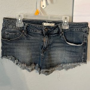 Bullhead shorts size 11